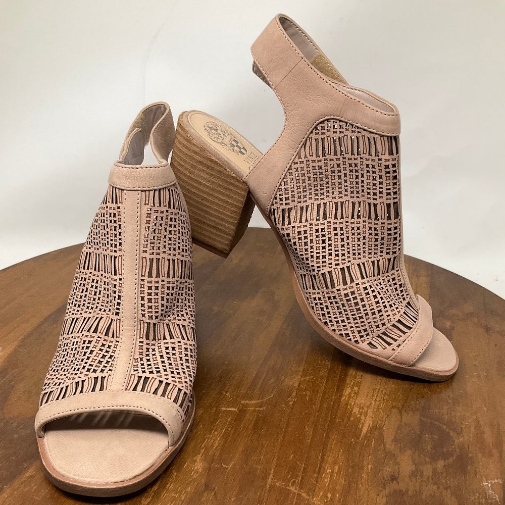 Vince Camuto Keannie Perforated Leather Open Toe Ankle Strap Heel Shoes Size 9.5